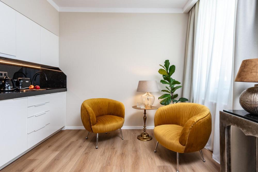 Pappas Hotel&Studio Podebrady Exterior photo
